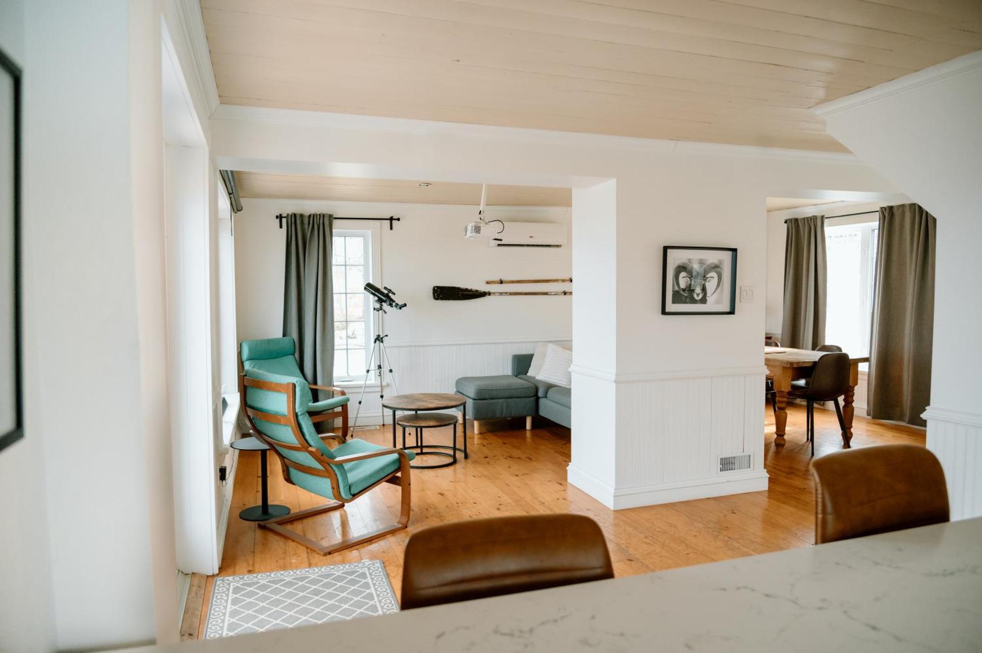 Groundswell Pub & Inn D'Escousse Екстер'єр фото